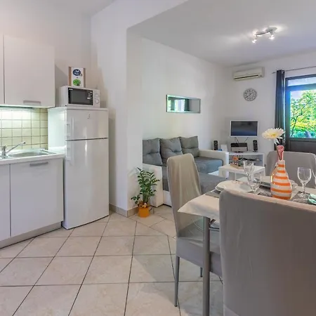 Milojka Apartment Crikvenica
