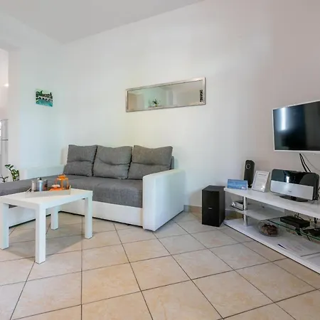 Milojka 公寓 茨里克韦尼察